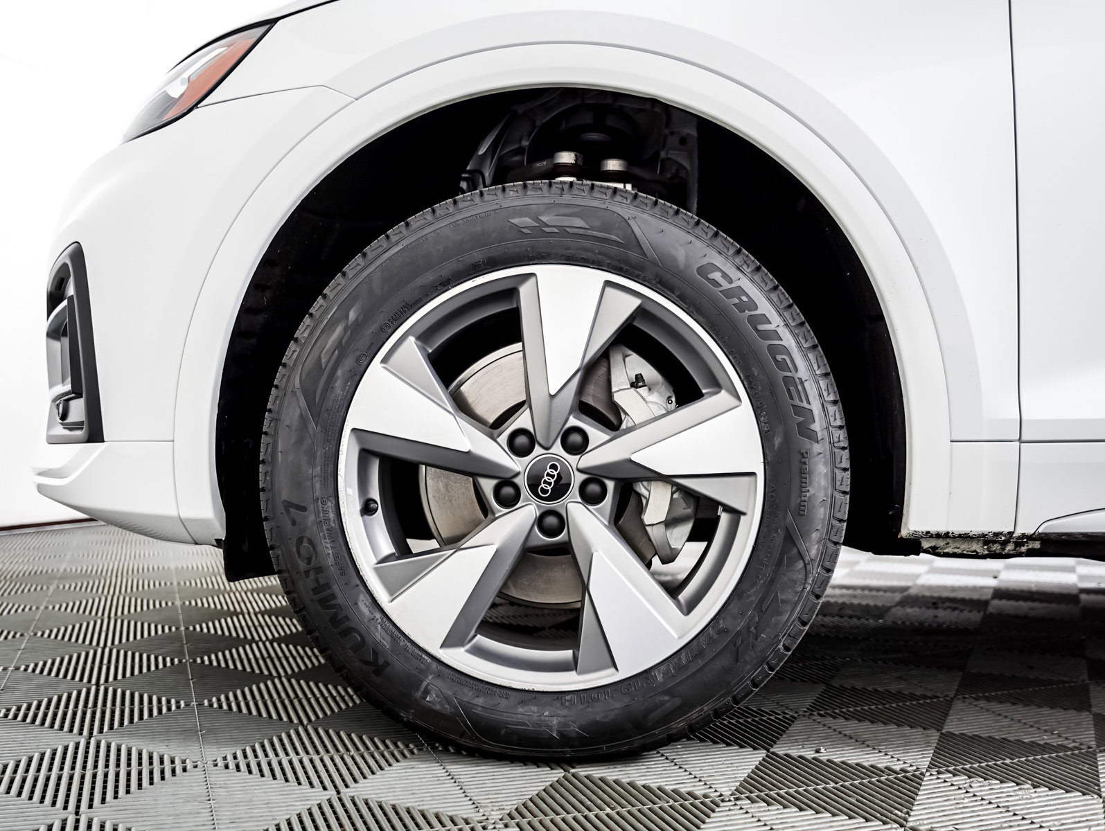 Certified 2023 Audi Q5 Premium w/ Convenience Package AWD/4WD image 6
