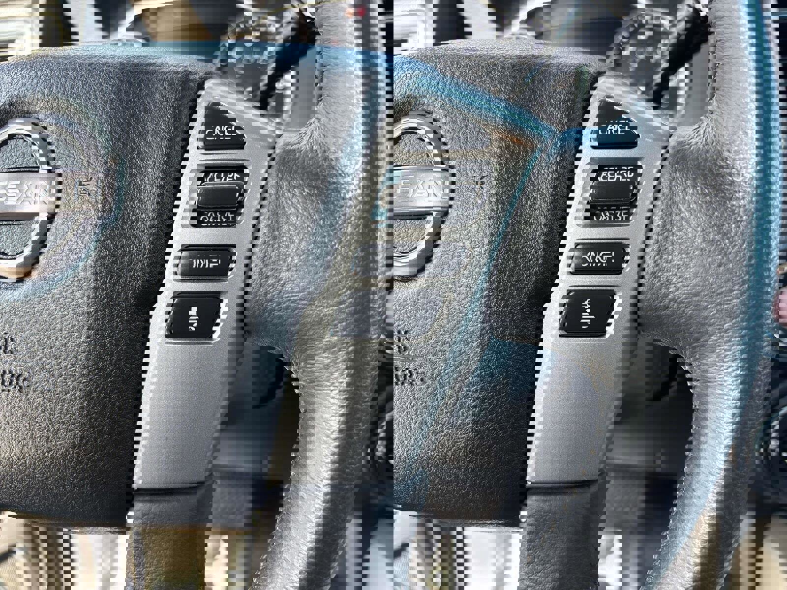 Used 2024 Nissan Titan SV w/ SV Convenience Package image 17