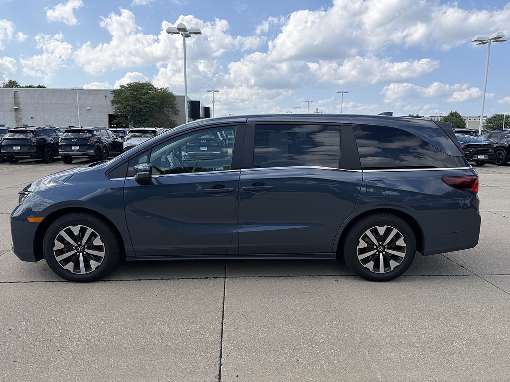 Used 2025 Honda Odyssey EX-L image 3