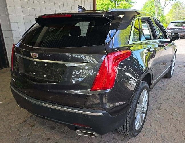 Used 2018 Cadillac XT5 Premium Luxury AWD/4WD image 2