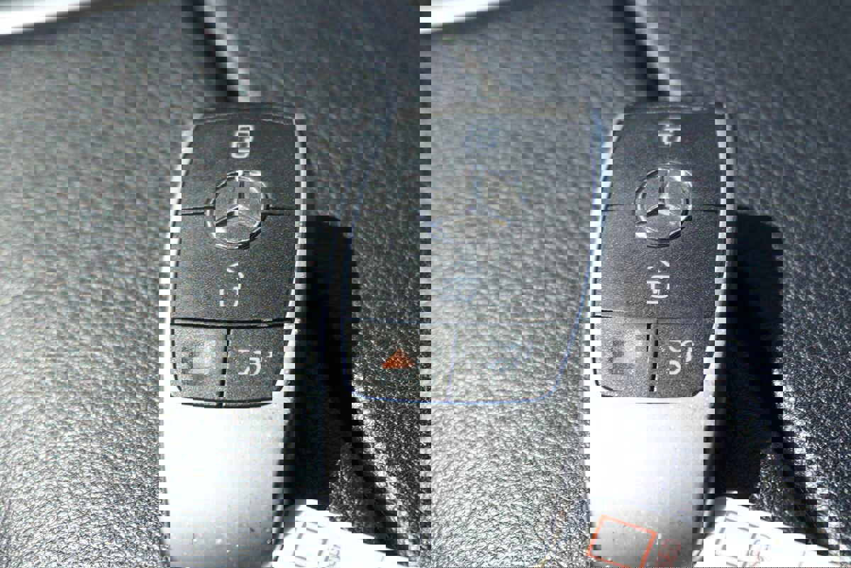 Used 2020 Mercedes-Benz C 300 Sedan image 23