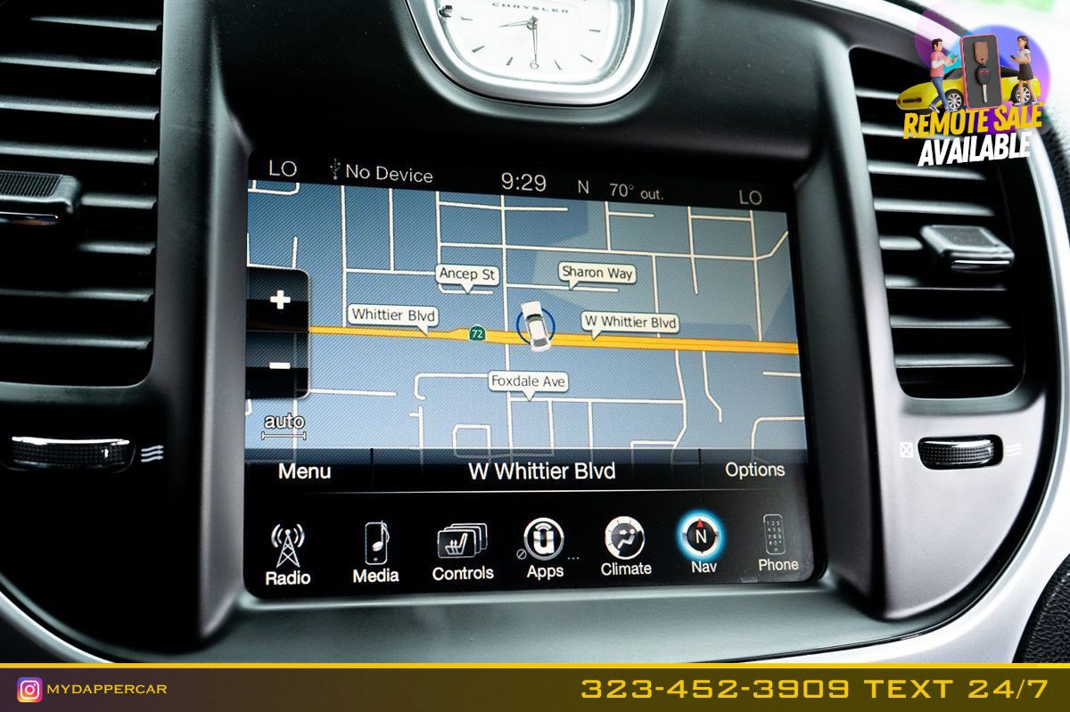 Used 2016 Chrysler 300 C RWD image 37
