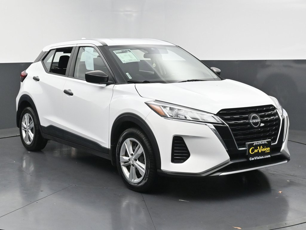 Used 2024 Nissan Kicks S image 3