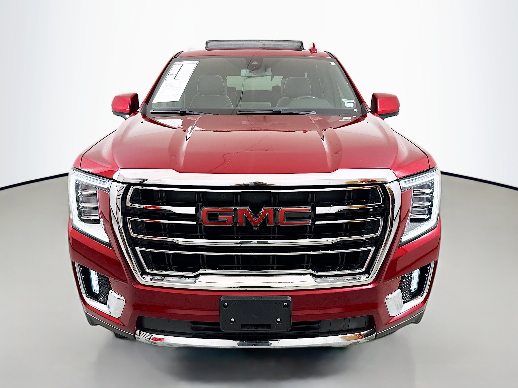 Used 2021 GMC Yukon SLT w/ SLT Premium Package image 2