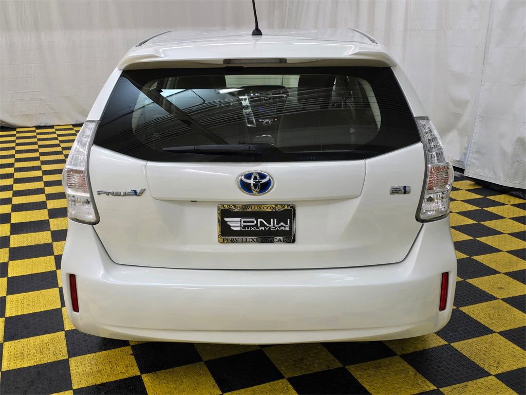 Used 2014 Toyota Prius V Two image 4