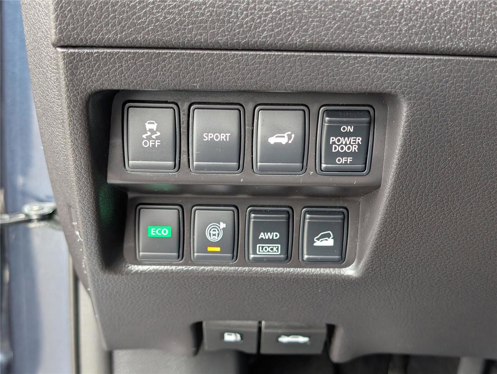 Used 2016 Nissan Rogue SV w/ SV Premium Package image 21