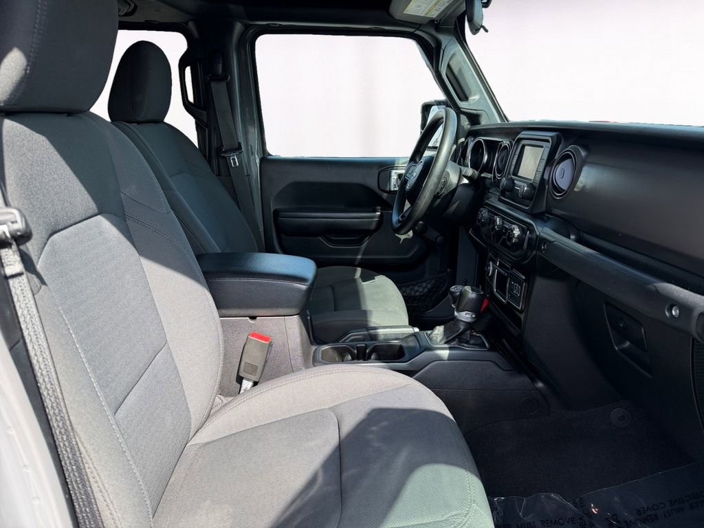 Used 2021 Jeep Gladiator Sport image 15