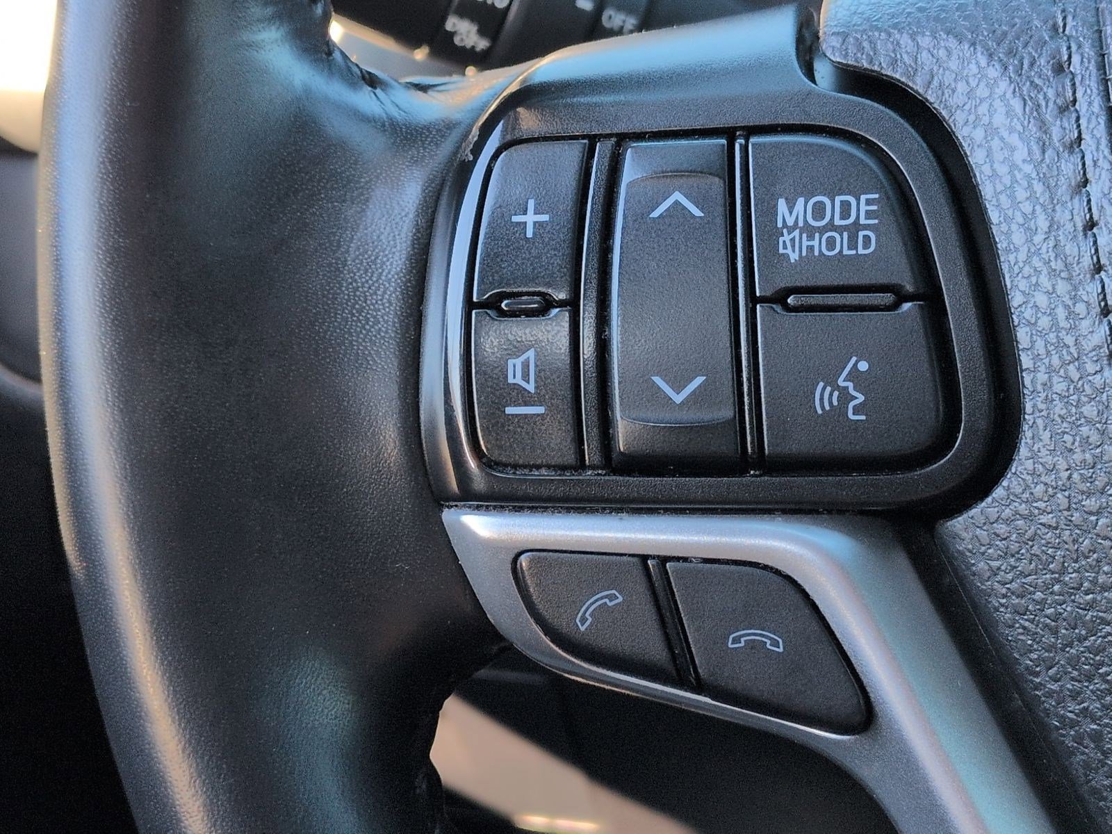 Used 2019 Toyota Highlander Limited image 19