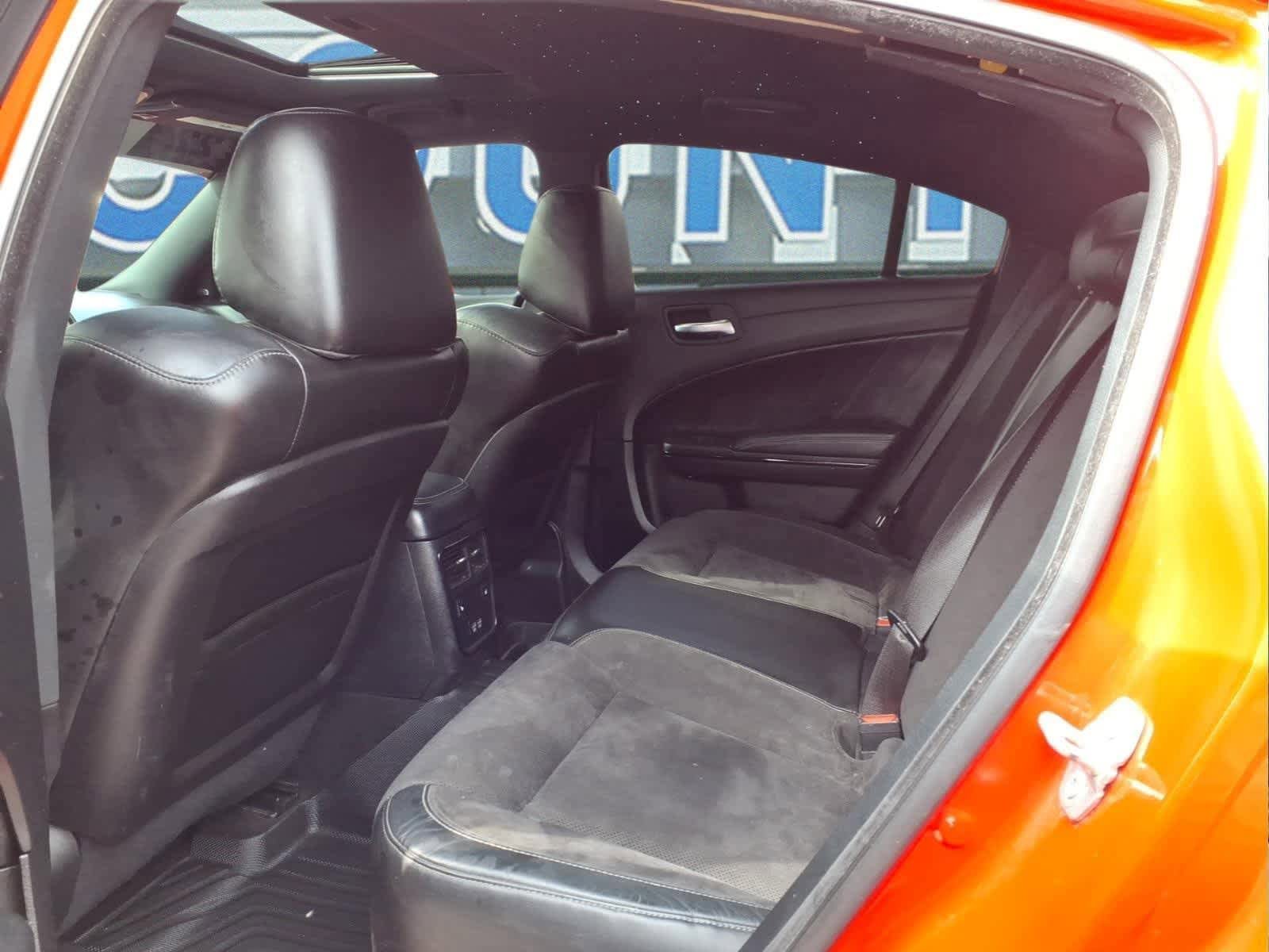Used 2022 Dodge Charger R/T w/ Plus Group RWD image 4