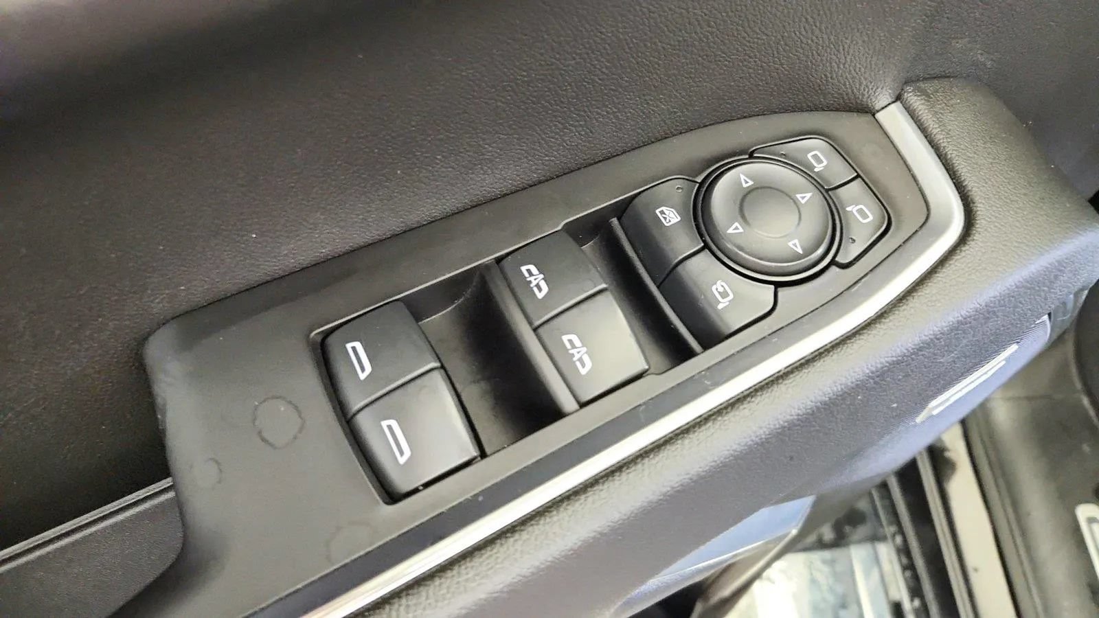 Used 2022 Chevrolet Silverado 1500 LTZ w/ LTZ Premium Package AWD/4WD image 23