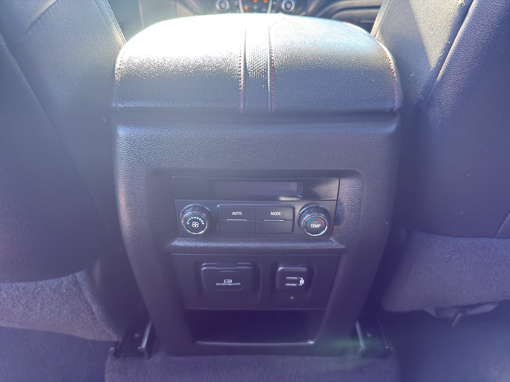 Used 2023 Chevrolet Traverse RS image 33