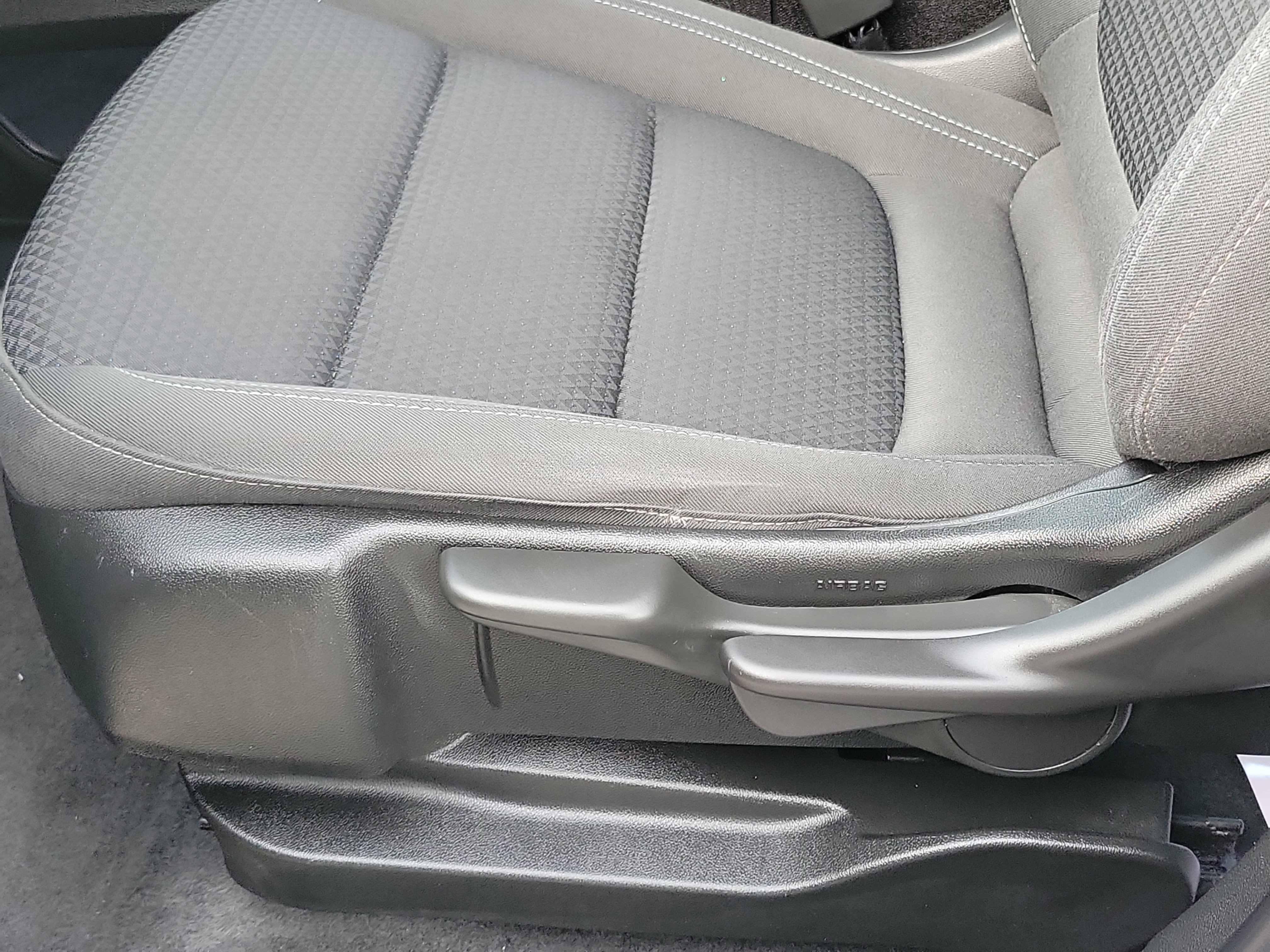 Used 2022 Chevrolet Bolt EUV LT image 17