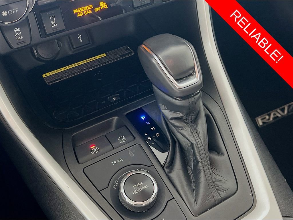 Used 2021 Toyota RAV4 XLE Premium image 16