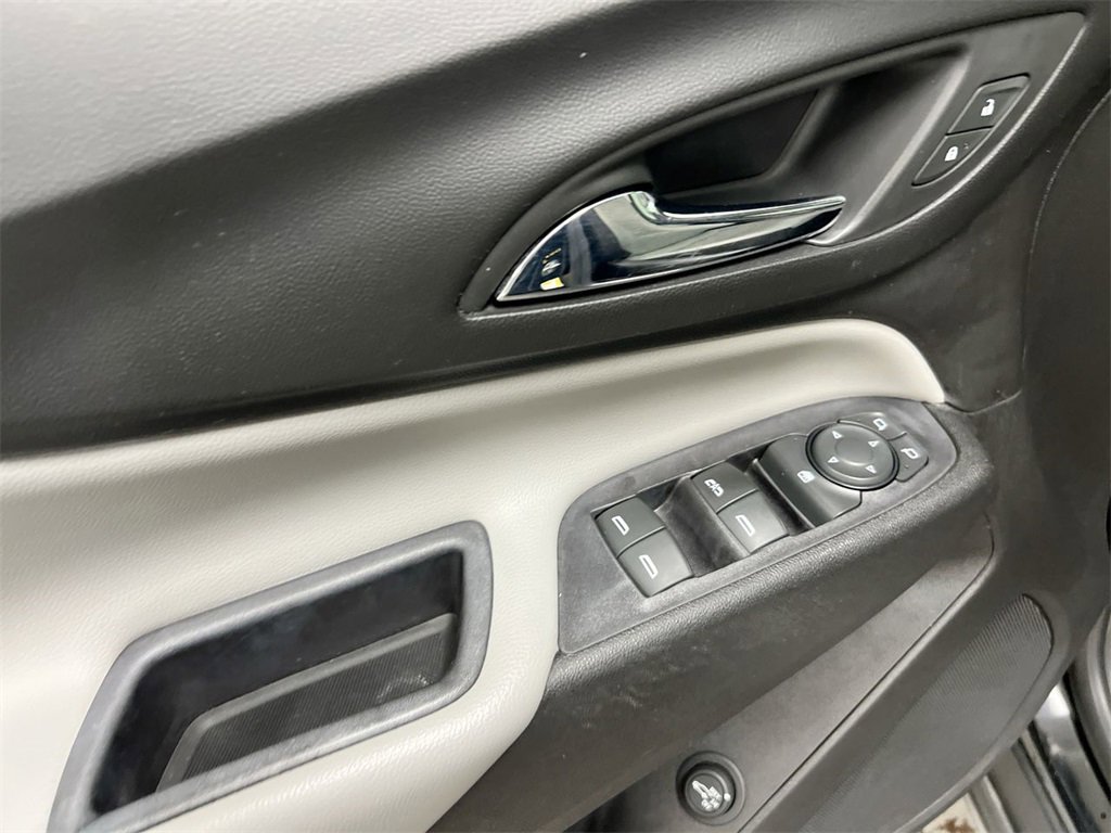 Used 2019 Chevrolet Equinox LT w/ Driver Convenience Package image 20