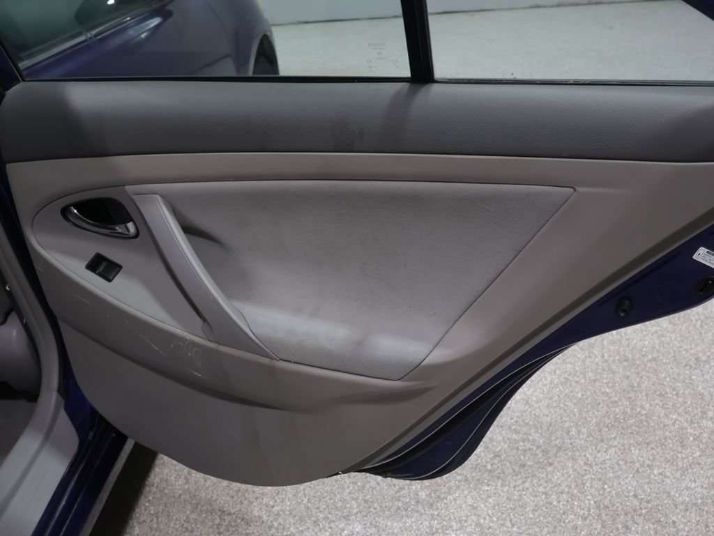 Used 2009 Toyota Camry FWD image 19