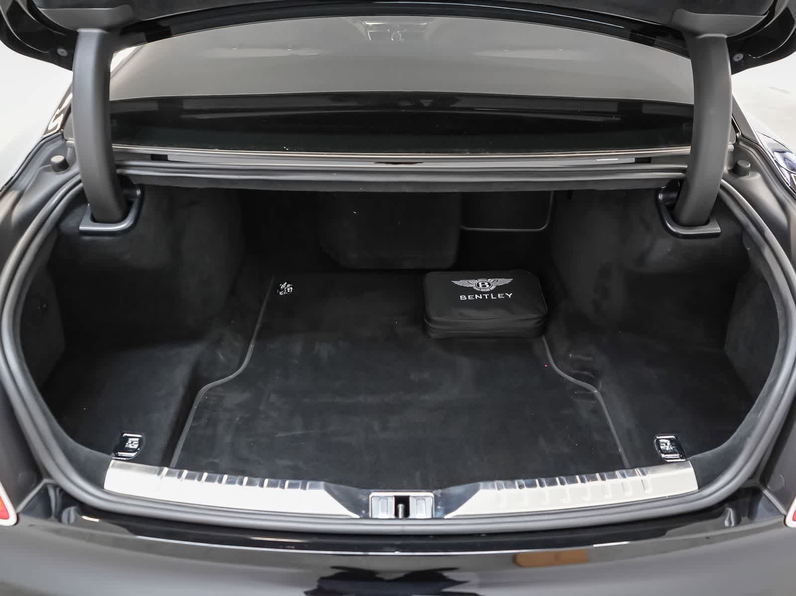 Used 2022 Bentley Flying Spur V8 AWD/4WD image 30