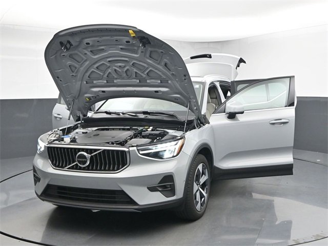 Used 2024 Volvo XC40 B5 Plus image 52