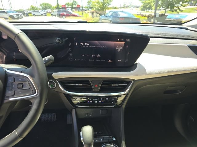 Used 2025 Buick Encore GX Avenir w/ Avenir Technology Package AWD/4WD image 19