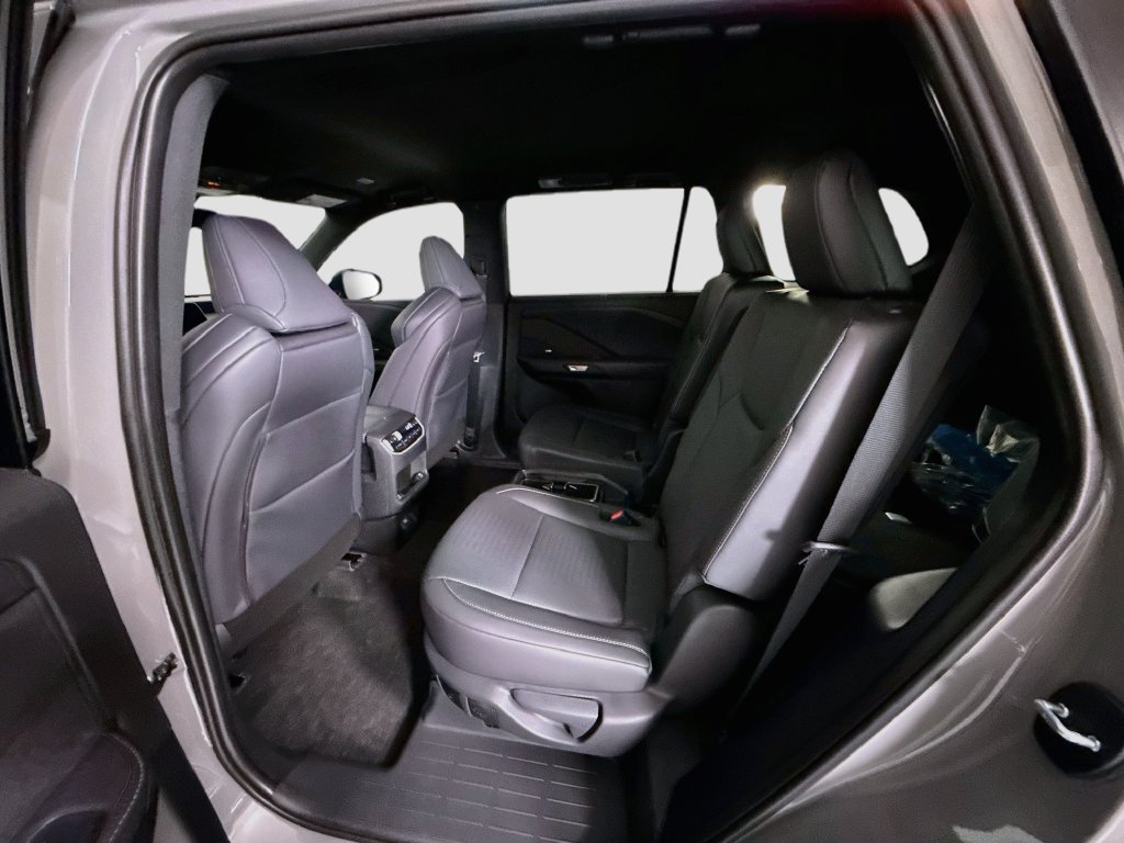 Used 2026 Lexus TX 500h AWD w/ Technology Package image 21