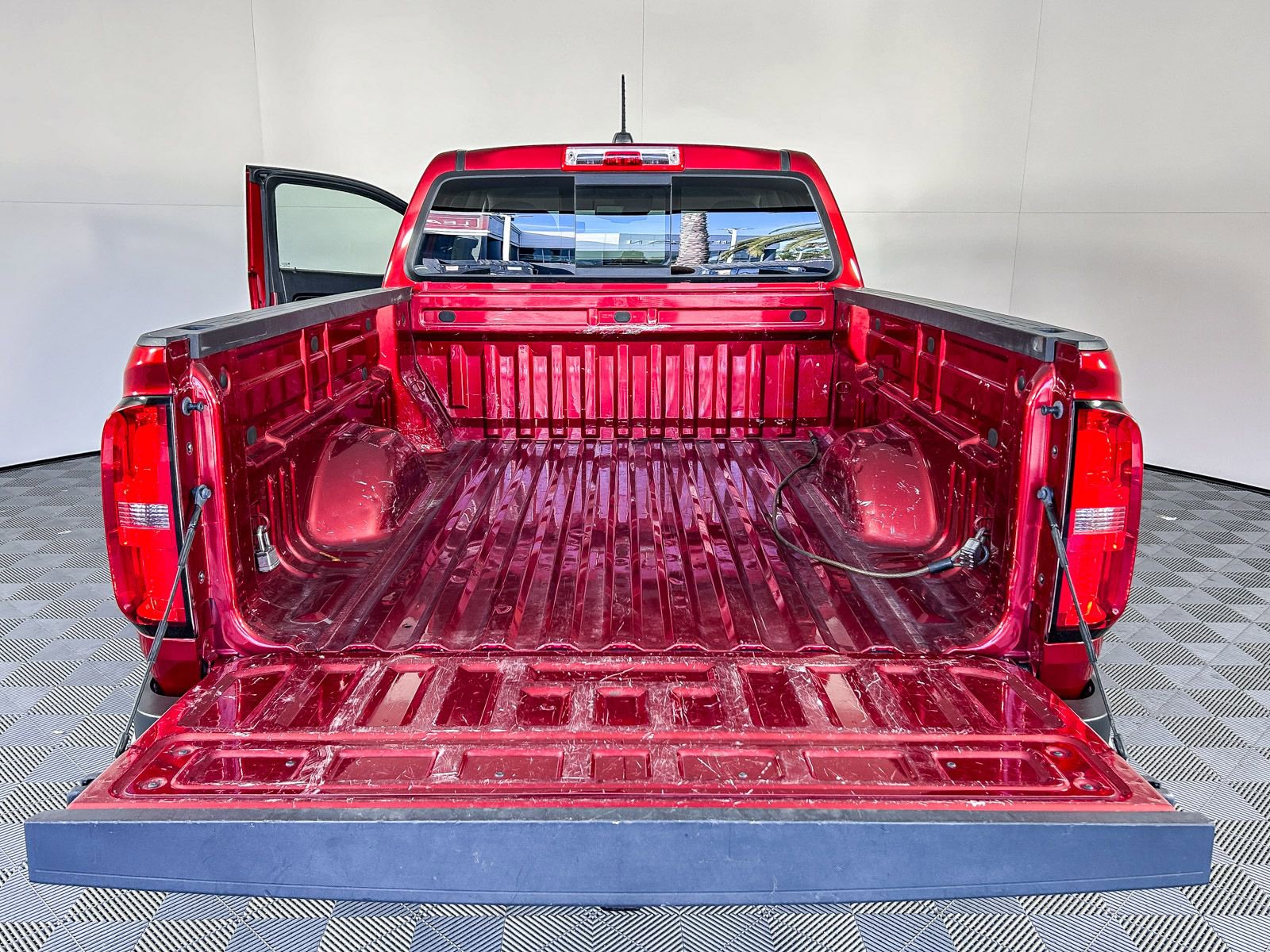 Used 2021 Chevrolet Colorado LT w/ Luxury Package image 26