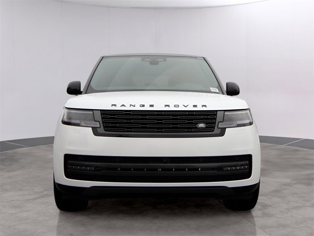 New 2025 Land Rover Range Rover SE image 2