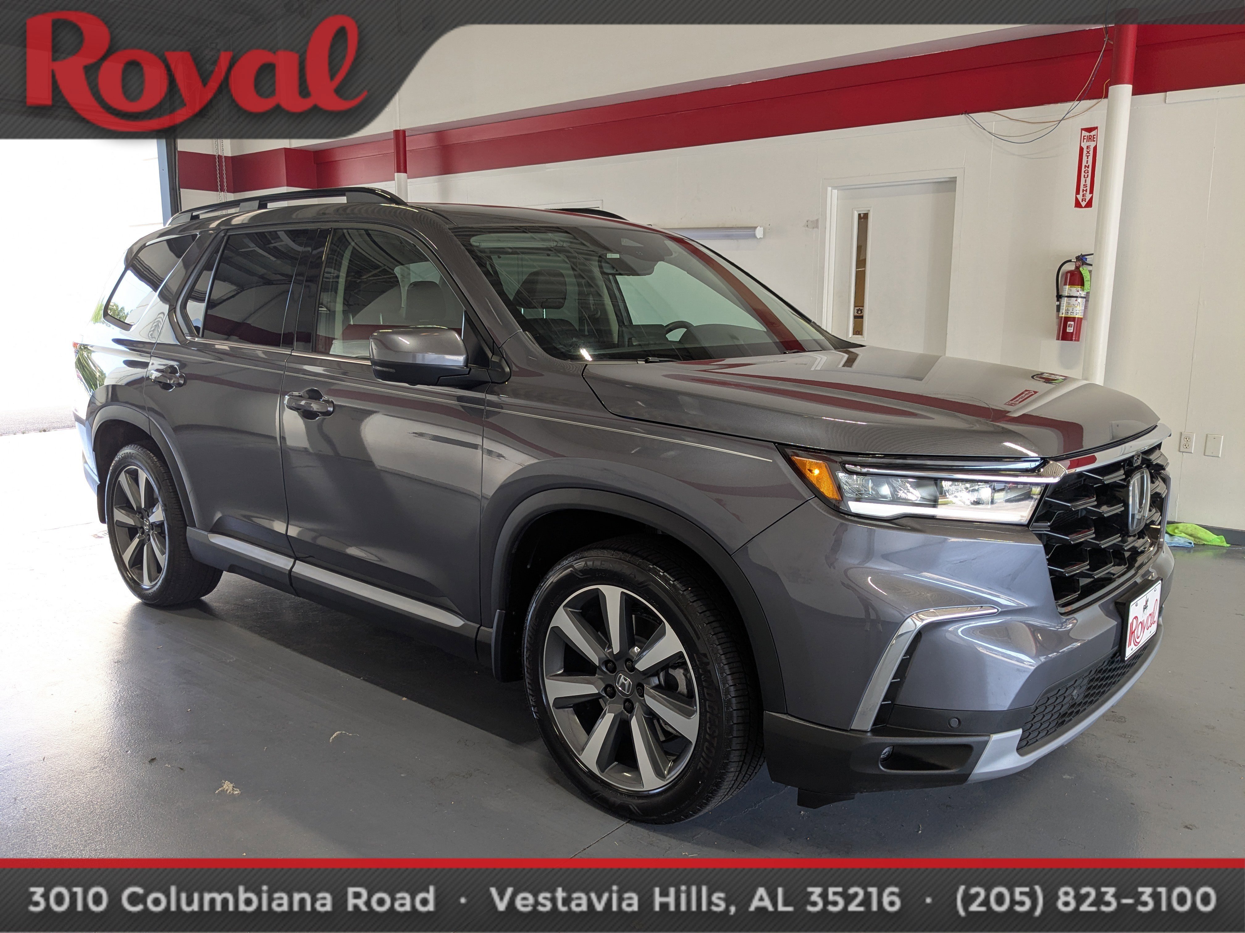 Used 2025 Honda Pilot Elite image 5
