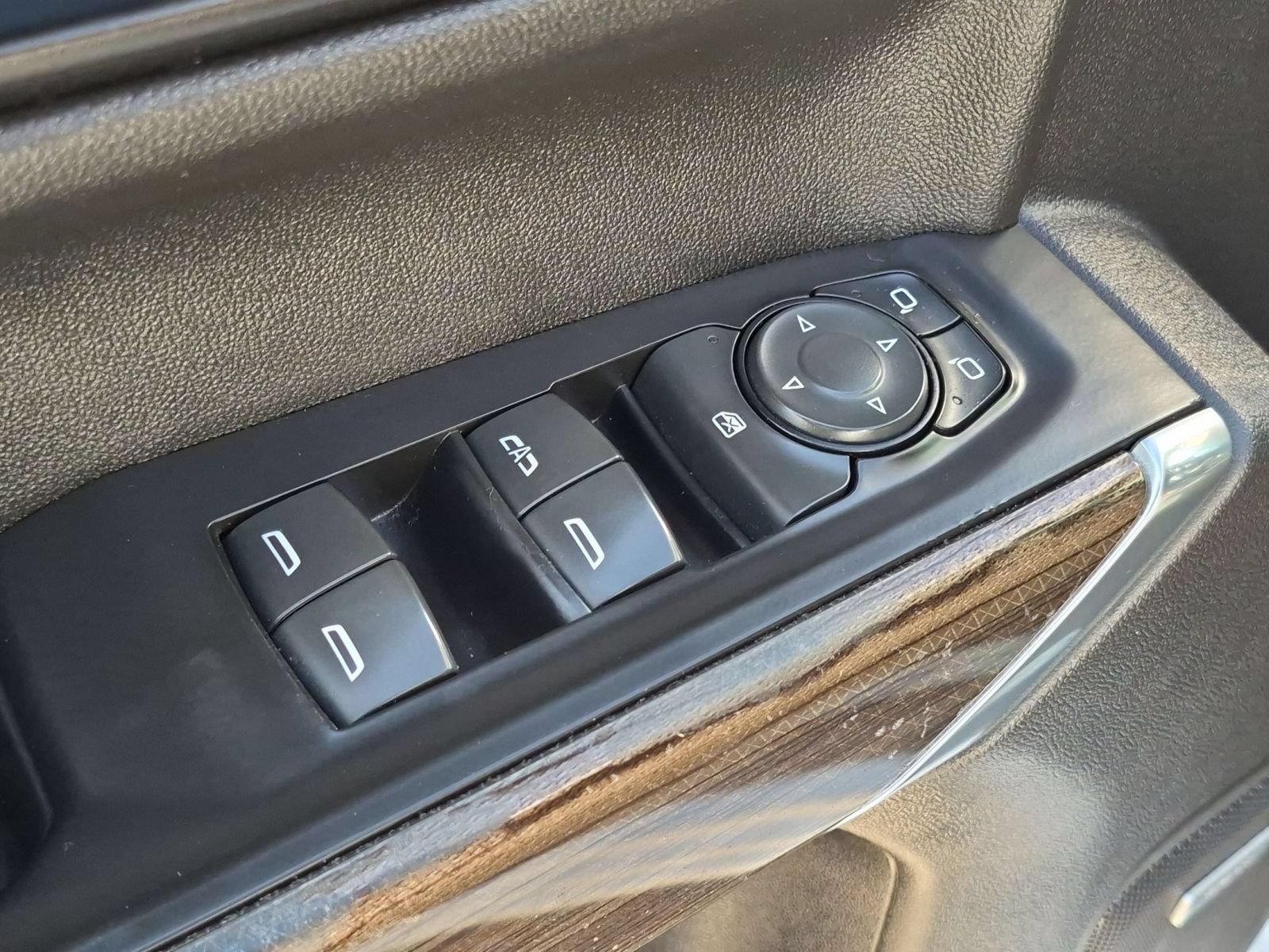 Used 2021 Chevrolet Silverado 1500 RST w/ Convenience Package II RWD image 11