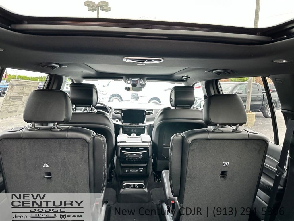 New 2026 Jeep Grand Wagoneer Limited AWD/4WD image 12