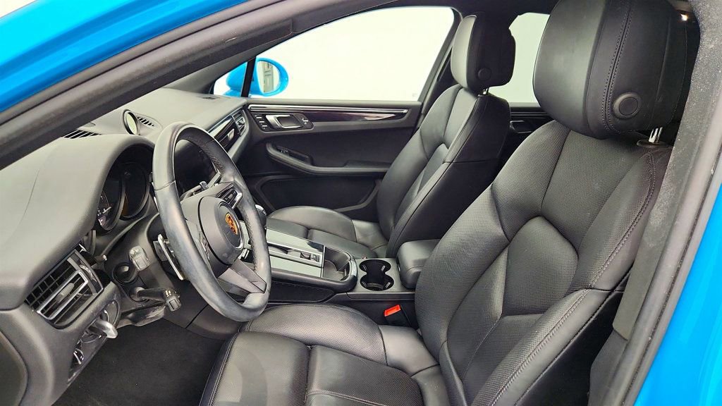 Used 2022 Porsche Macan w/ Premium Package Plus image 19