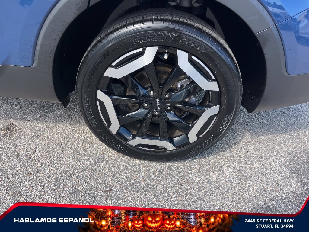 Used 2024 Kia Telluride S FWD image 9