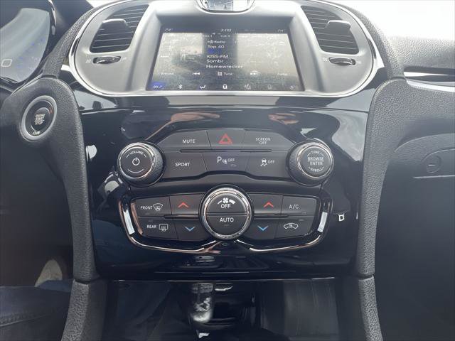 Used 2018 Chrysler 300 S w/ 300S Premium Group image 18