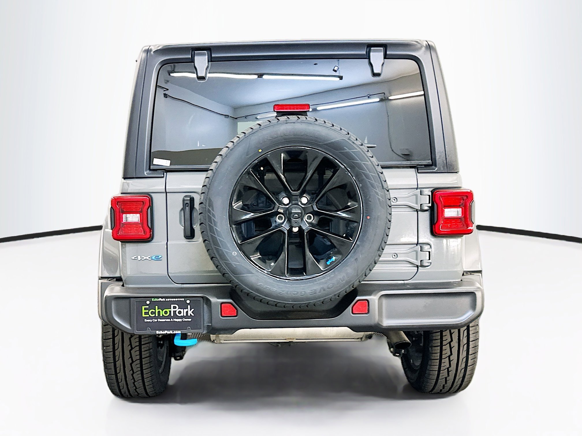 Used 2023 Jeep Wrangler Sahara w/ Cold Weather Group image 7