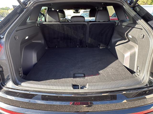 Certified 2025 Volkswagen Atlas Cross Sport SE FWD image 31