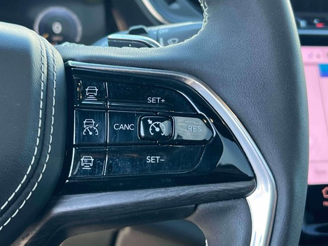 Used 2025 Jeep Grand Cherokee L Overland AWD/4WD image 21