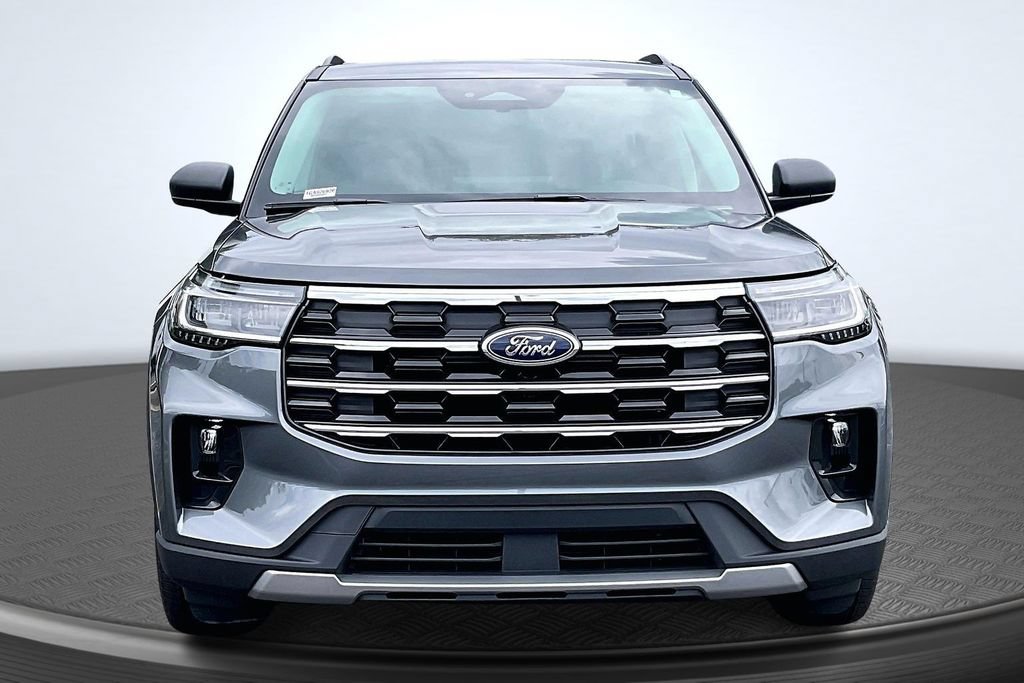 Used 2026 Ford Explorer Active w/ Active Comfort Package RWD image 2