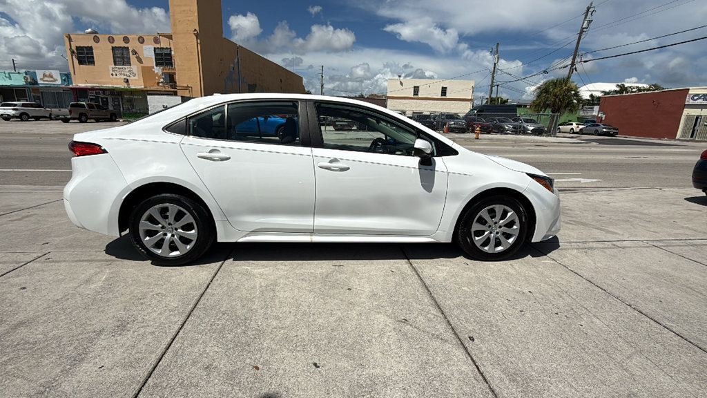 Used 2023 Toyota Corolla LE FWD image 15