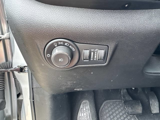 Used 2025 Jeep Compass Trailhawk AWD/4WD image 27