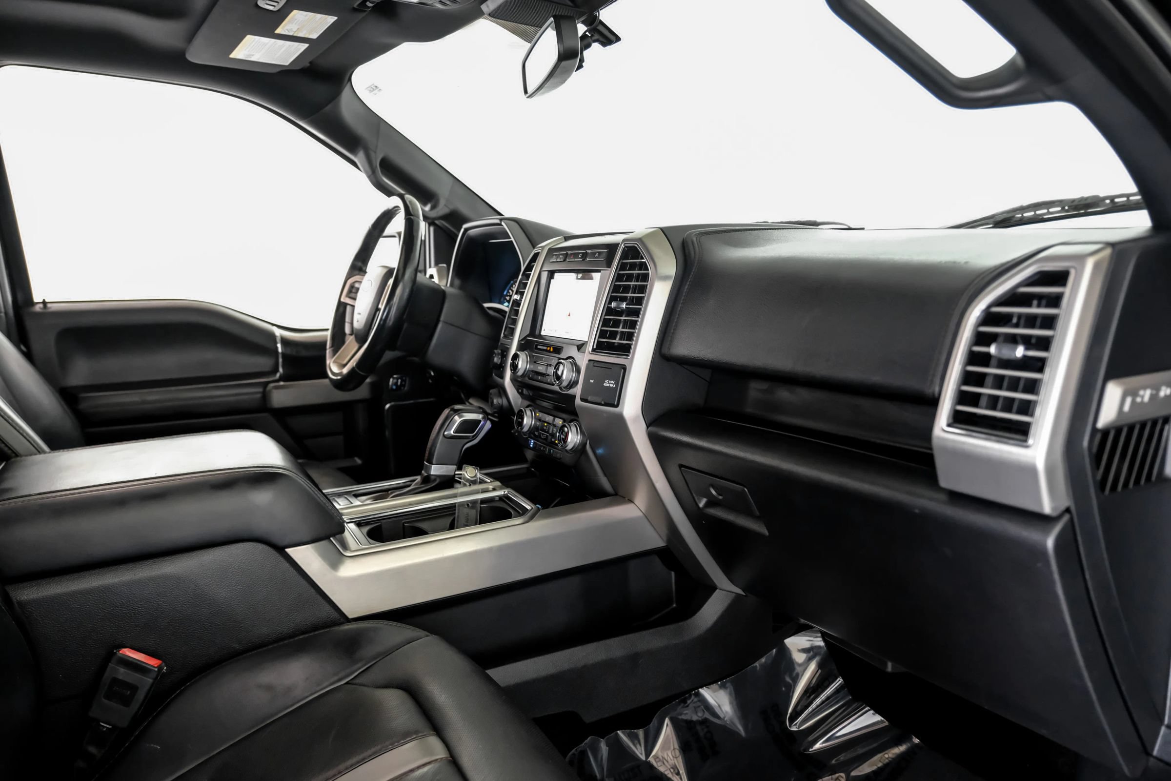 Used 2018 Ford F150 Platinum w/ Equipment Group 701A Luxury AWD/4WD image 9