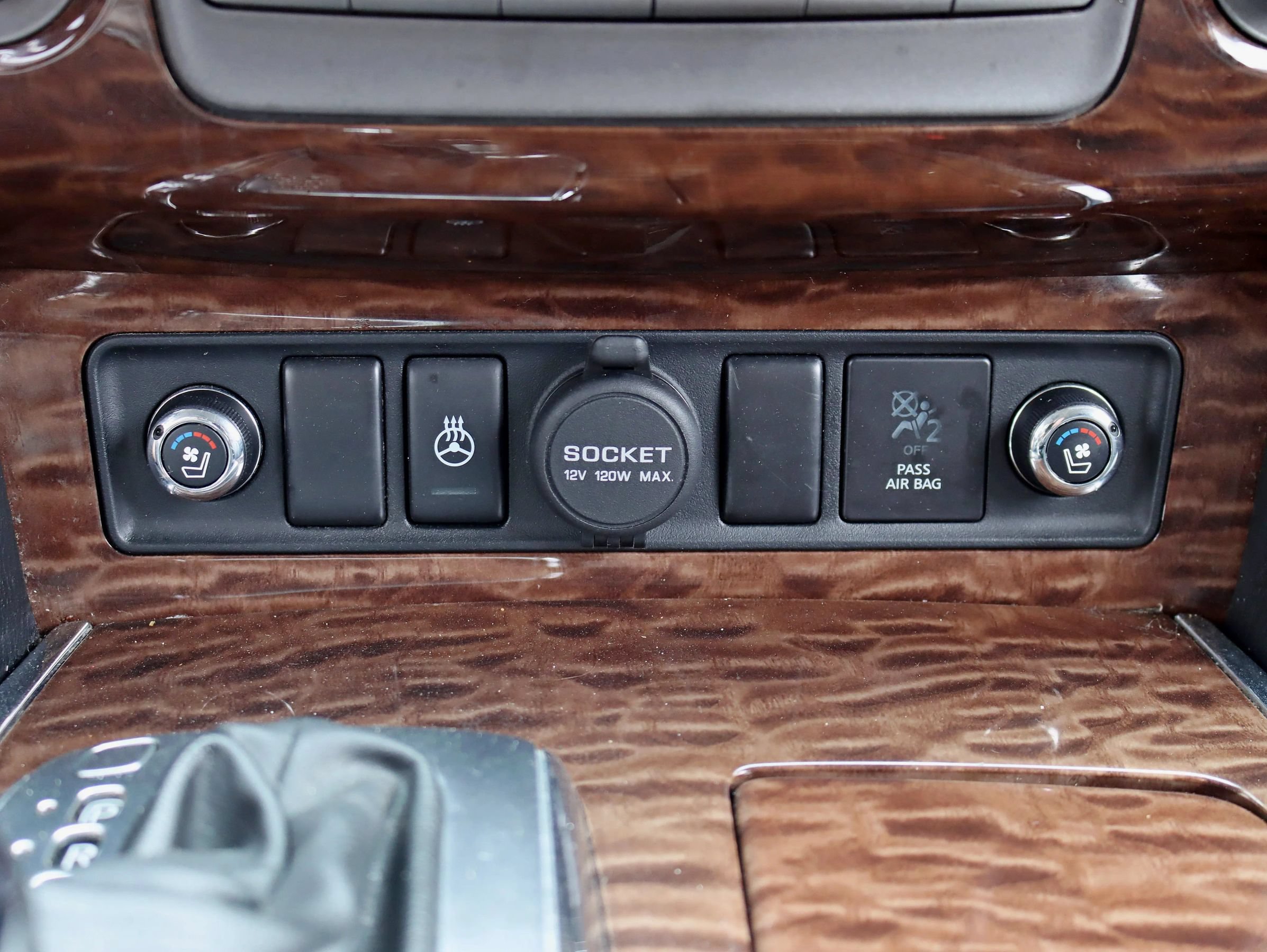 Used 2017 Nissan Armada Platinum AWD/4WD image 26