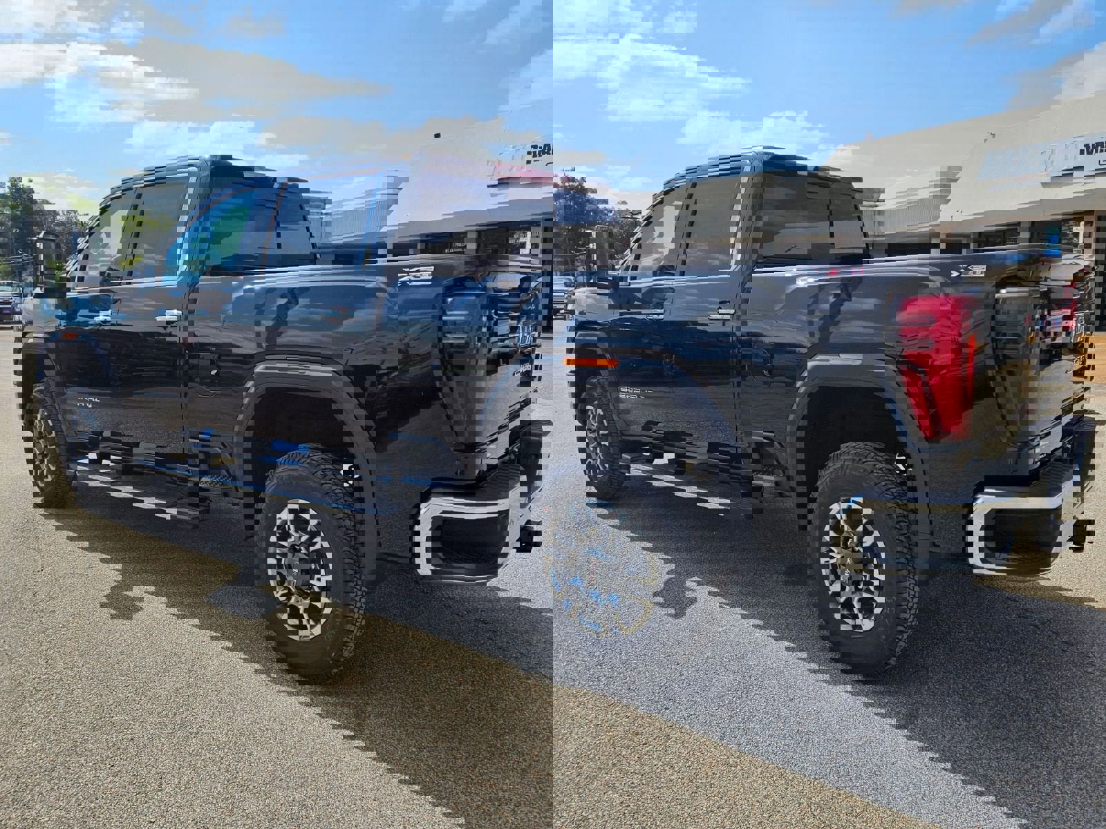 New 2026 GMC Sierra 2500 SLT w/ SLT Convenience Package image 3