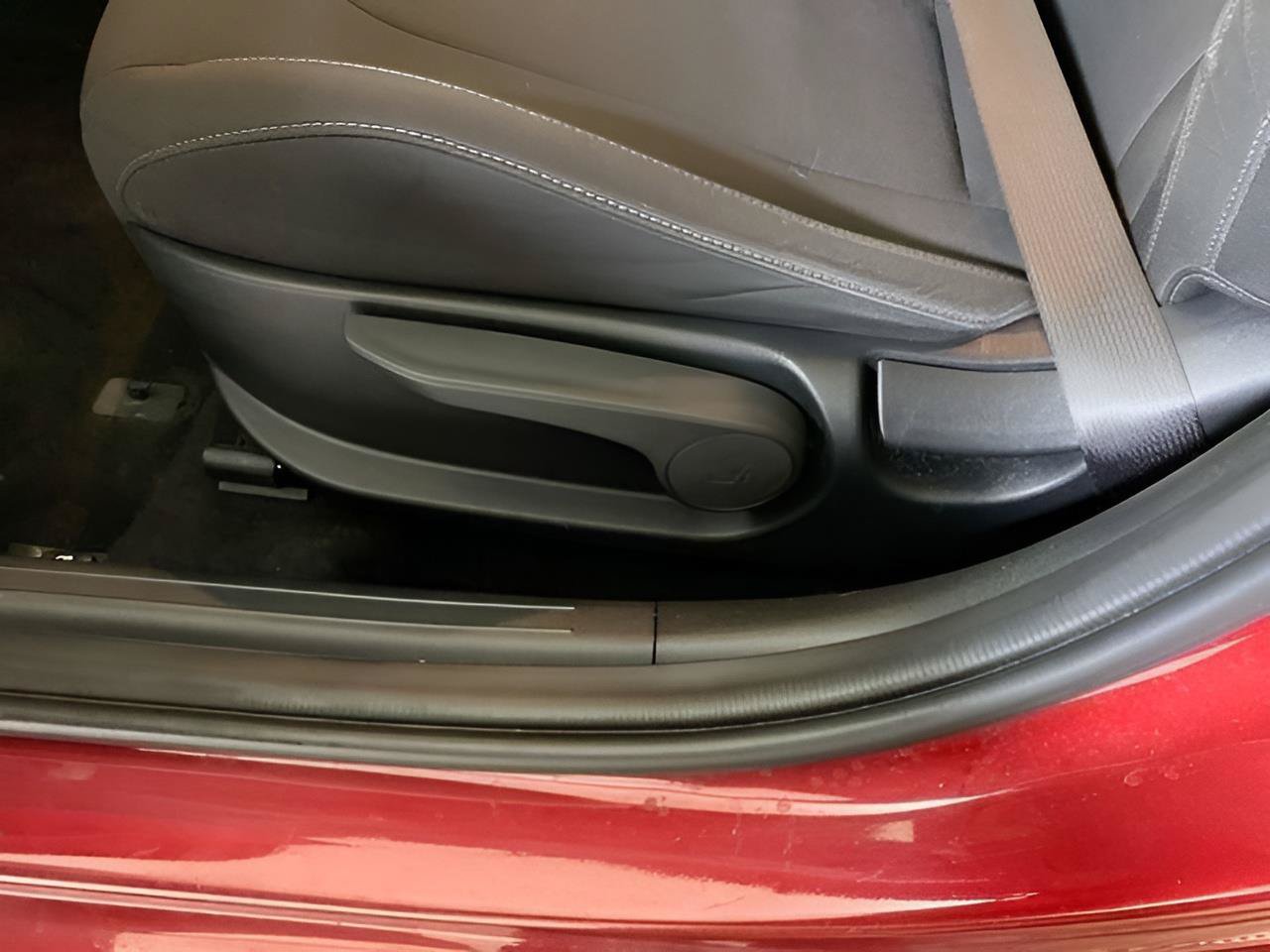 Used 2024 Hyundai Elantra SEL FWD image 25