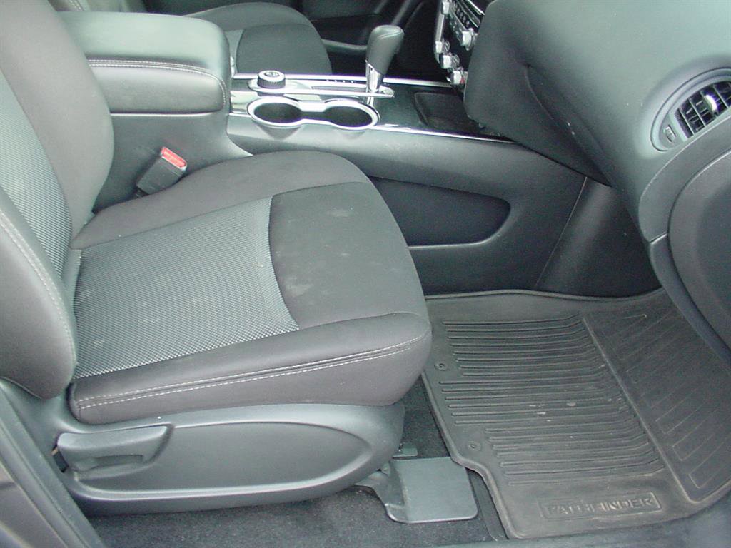 Used 2019 Nissan Pathfinder S image 37