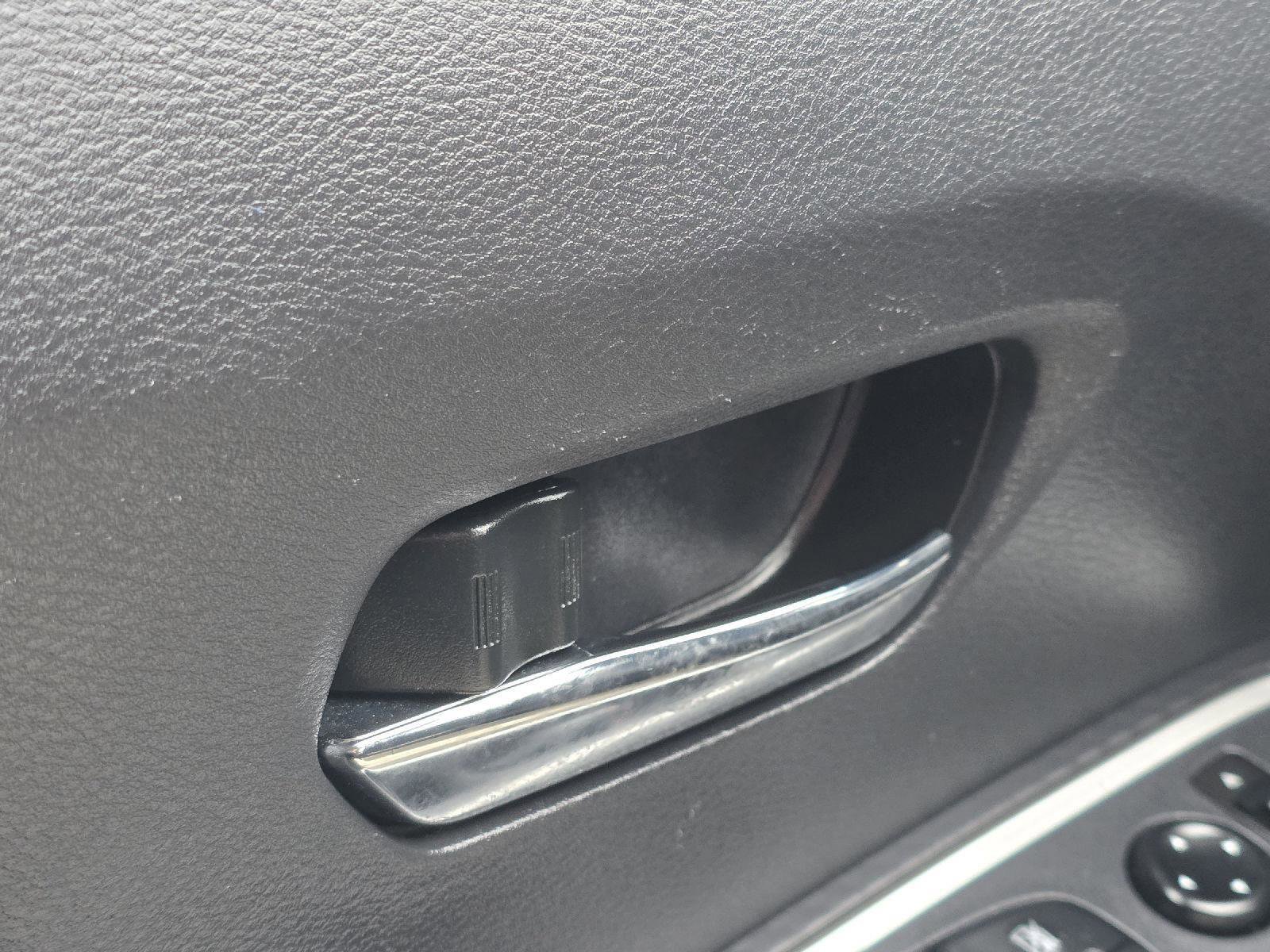 Used 2023 Nissan Versa SR w/ Electronics Package FWD image 10