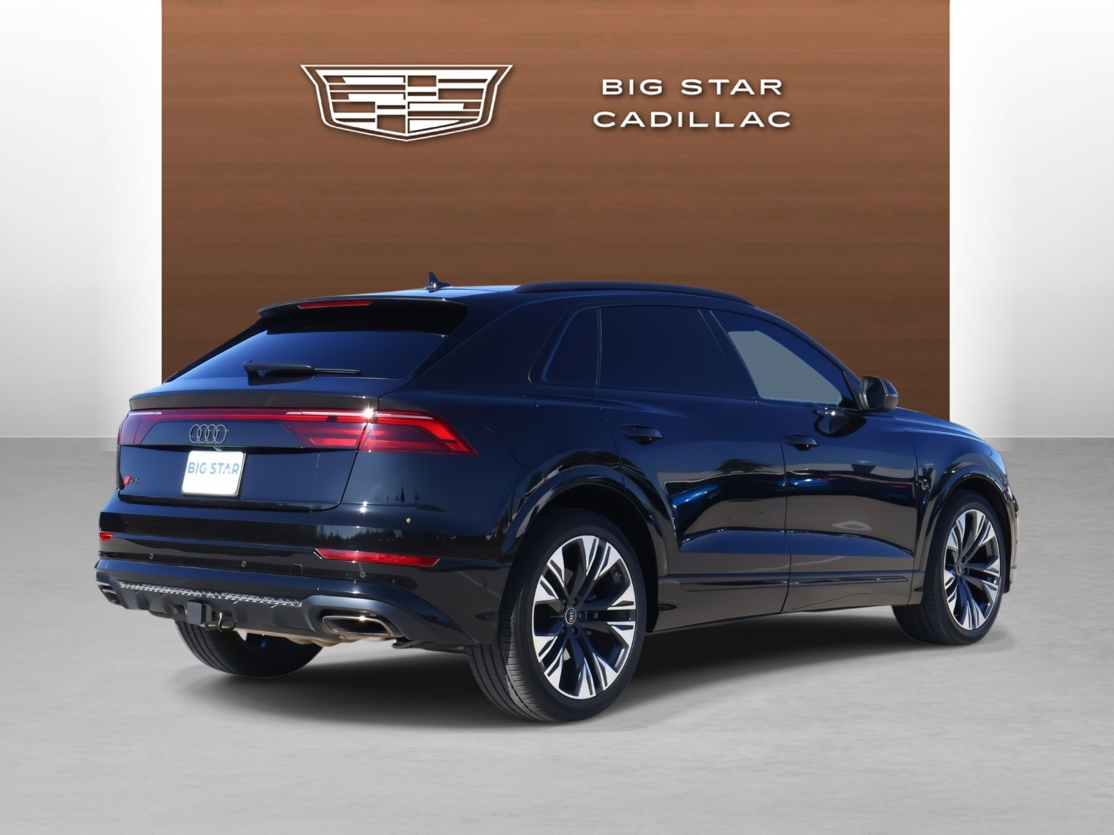 Used 2024 Audi Q8 Prestige w/ Prestige Package image 5