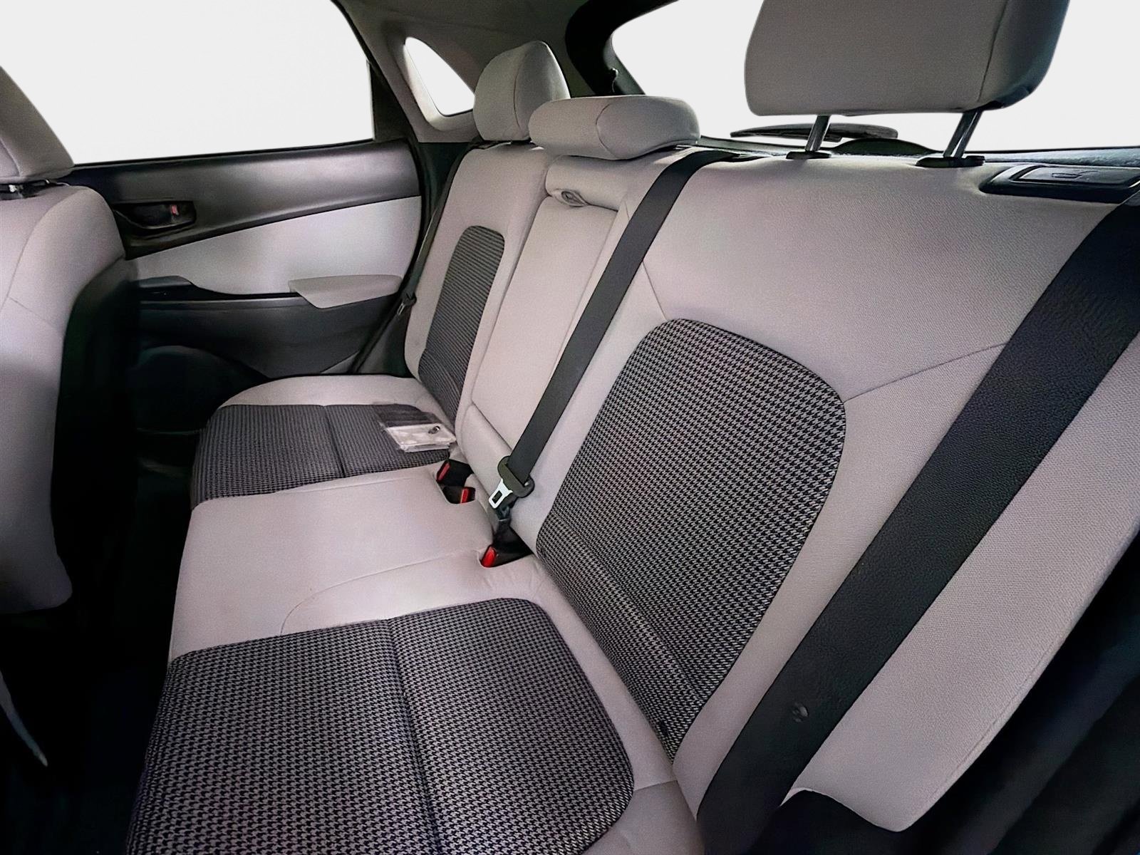 Used 2022 Hyundai Kona SE w/ Cargo Package image 21