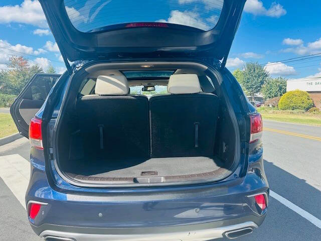 Used 2017 Hyundai Santa Fe FWD image 14