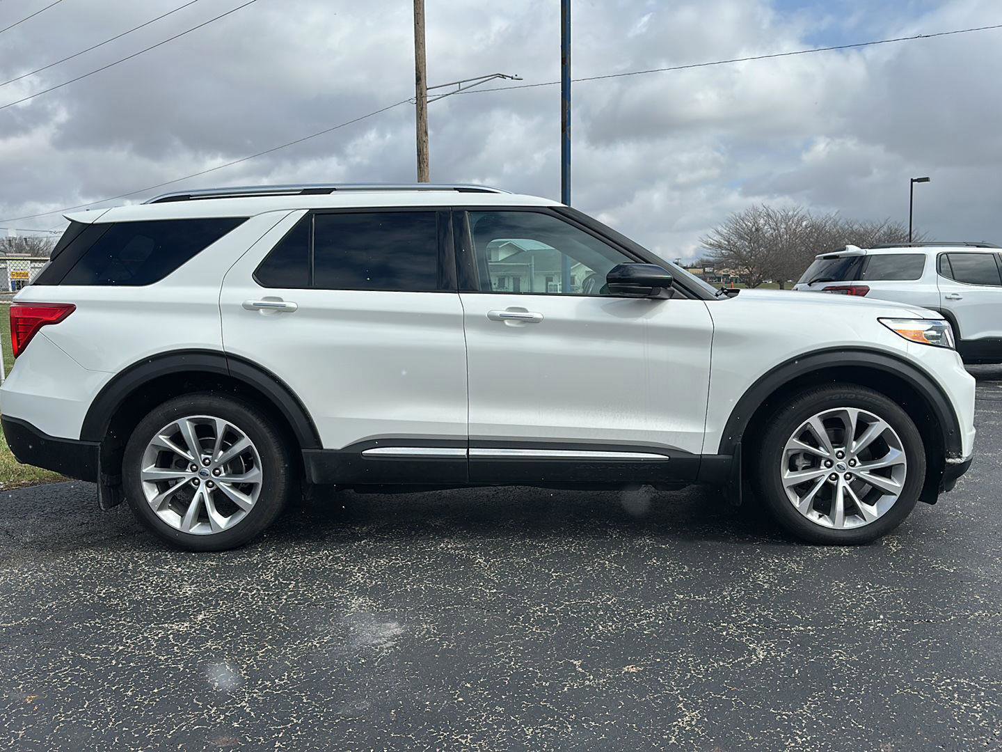 Used 2021 Ford Explorer Platinum image 4