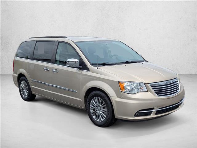 Used 2015 Chrysler Town & Country Touring-L w/ Driver Convenience Group FWD image 3