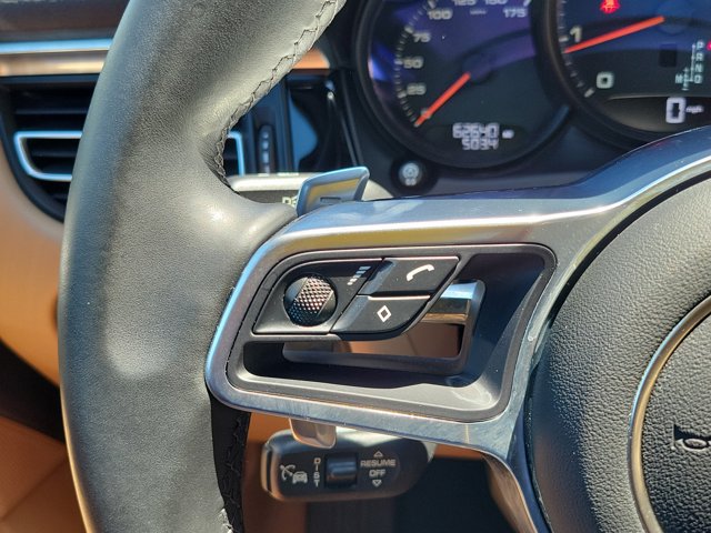 Certified 2021 Porsche Macan AWD/4WD image 28