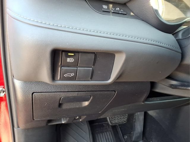 Used 2022 Toyota Highlander XLE AWD/4WD image 11